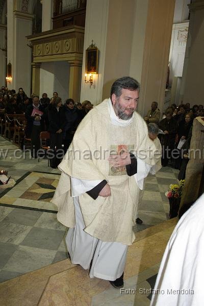 Immagine 044.jpg - 10 Gennaio 2010 - Celebrazione Eucaristica presieduta da frà Gimmi Palminteri, nel giorno del centenario della Fondazione.
